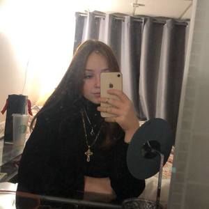 Meet your Posher, Ariane